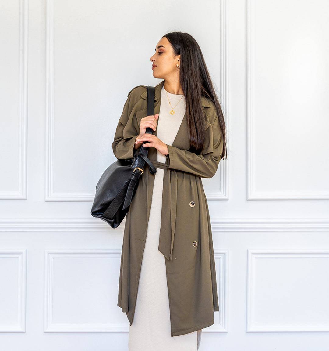 AMARA leather tote bag in black, sophisticated 2-in-1 design that adapts to your dynamic lifestyle - lightweight